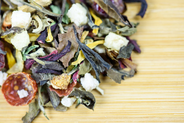 Oh Ros'Eh!: Canadian loose leaf tea blend of white tea and fruity herbal flavours